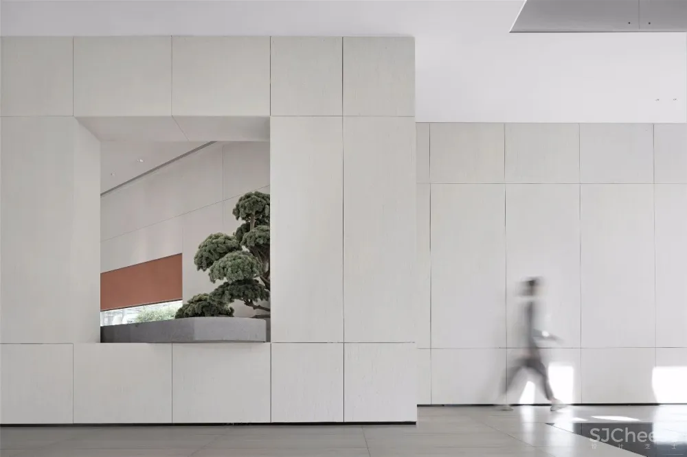 LIA INTERIOR DESIGN 里约设计丨云深月里