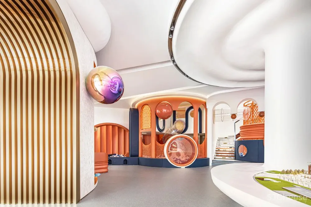 CLV×万科：色彩梦幻联动，打造都市中的“天真避难所”!