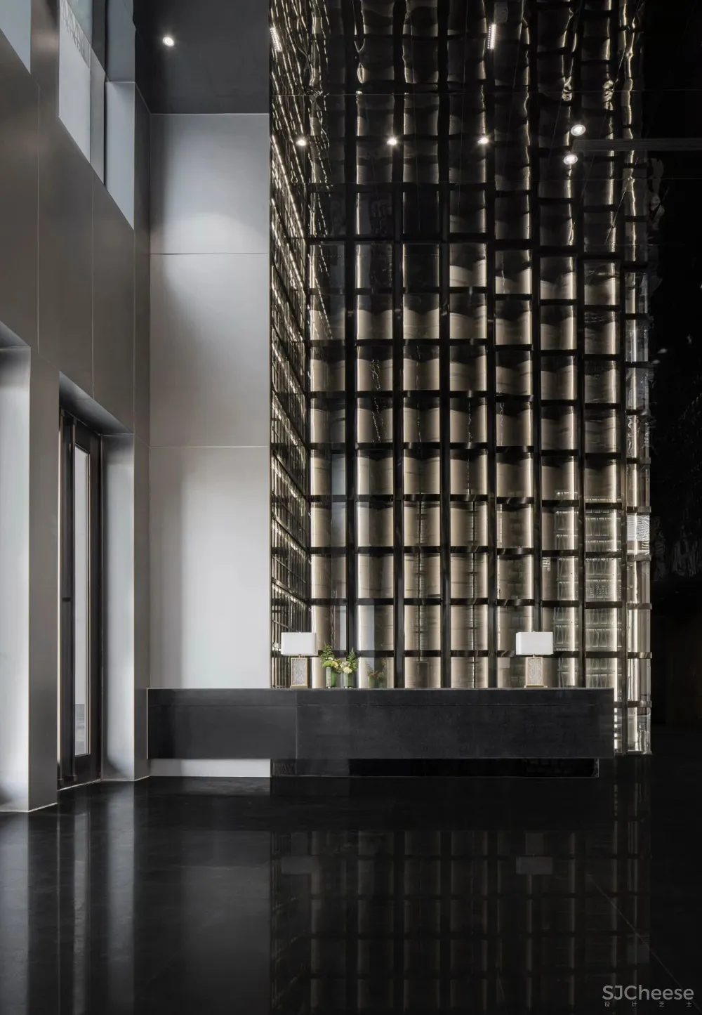 在镜像世界中寻找自己【绿地金茂国际金融中心售楼处】