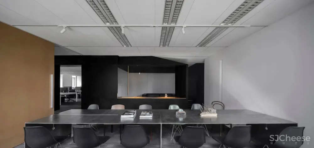 边界空间设计 × 边界办公空间：“无用”的黑亭