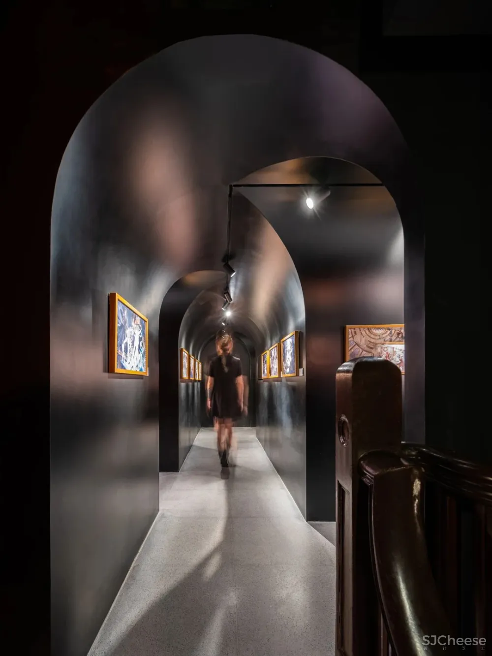 双子座俞挺的两个新作:一座妖的乐园、一个文学爱好者的客厅