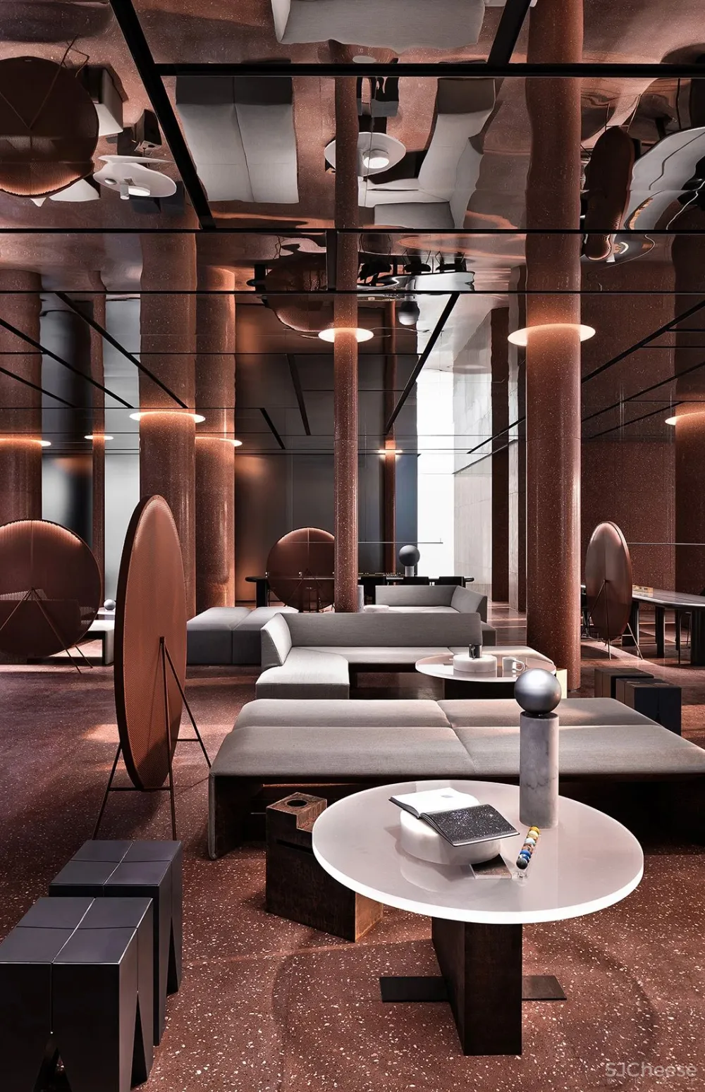 DOMANI 东 仓 牛 顿 与 月 亮