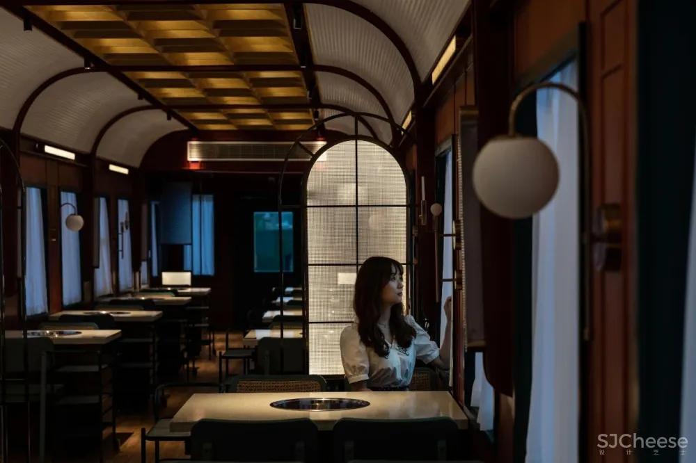 方糖设计 × 香天下·K160火锅：复古列车上的美食之旅