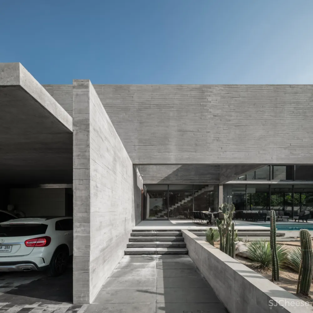 1500㎡ 全混凝土别墅,用木纹呈现永不褪色的质感