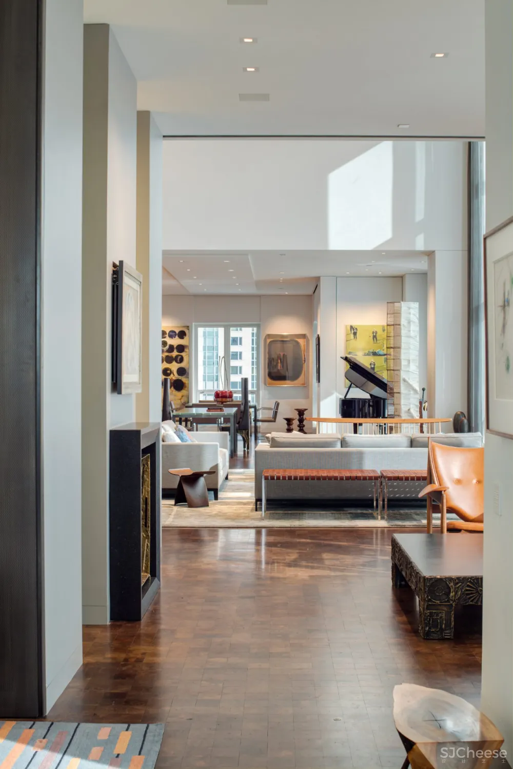 590㎡的顶层公寓,奢华也可以是一种 LOFT 范儿