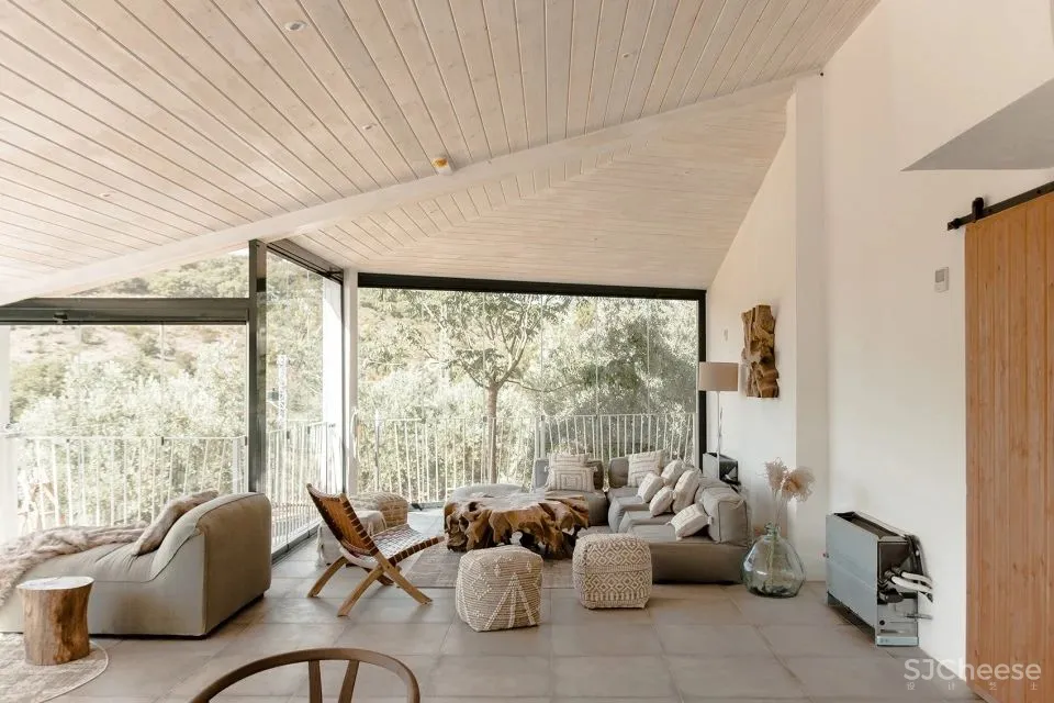 纯粹形式 橄榄林中的西班牙乡村酒店 GANA Arquitectura