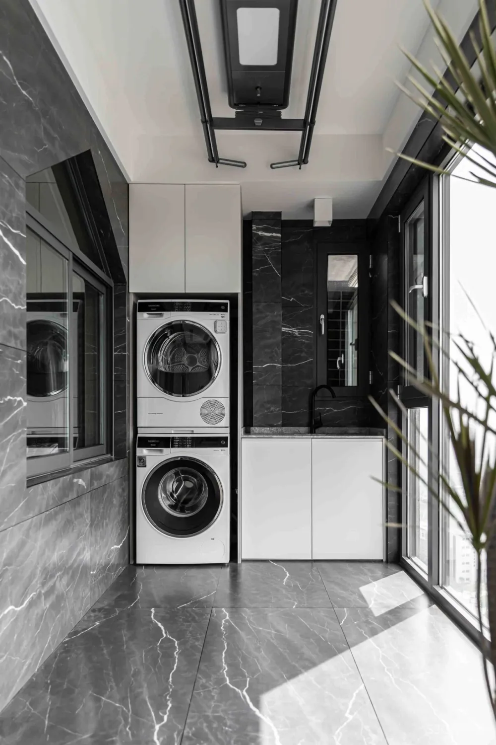 大理石 原木，80后业主的现代风四居室 花漾美作