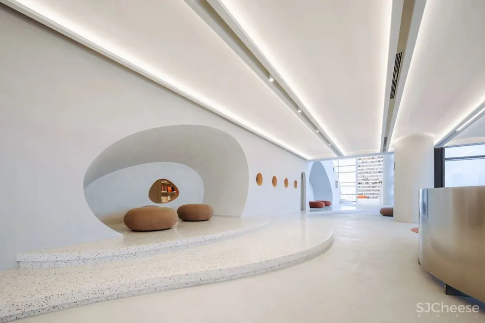 俞挺在广州高空创造出「抽象的港口城市」:一处让人大彻大悟的图书馆