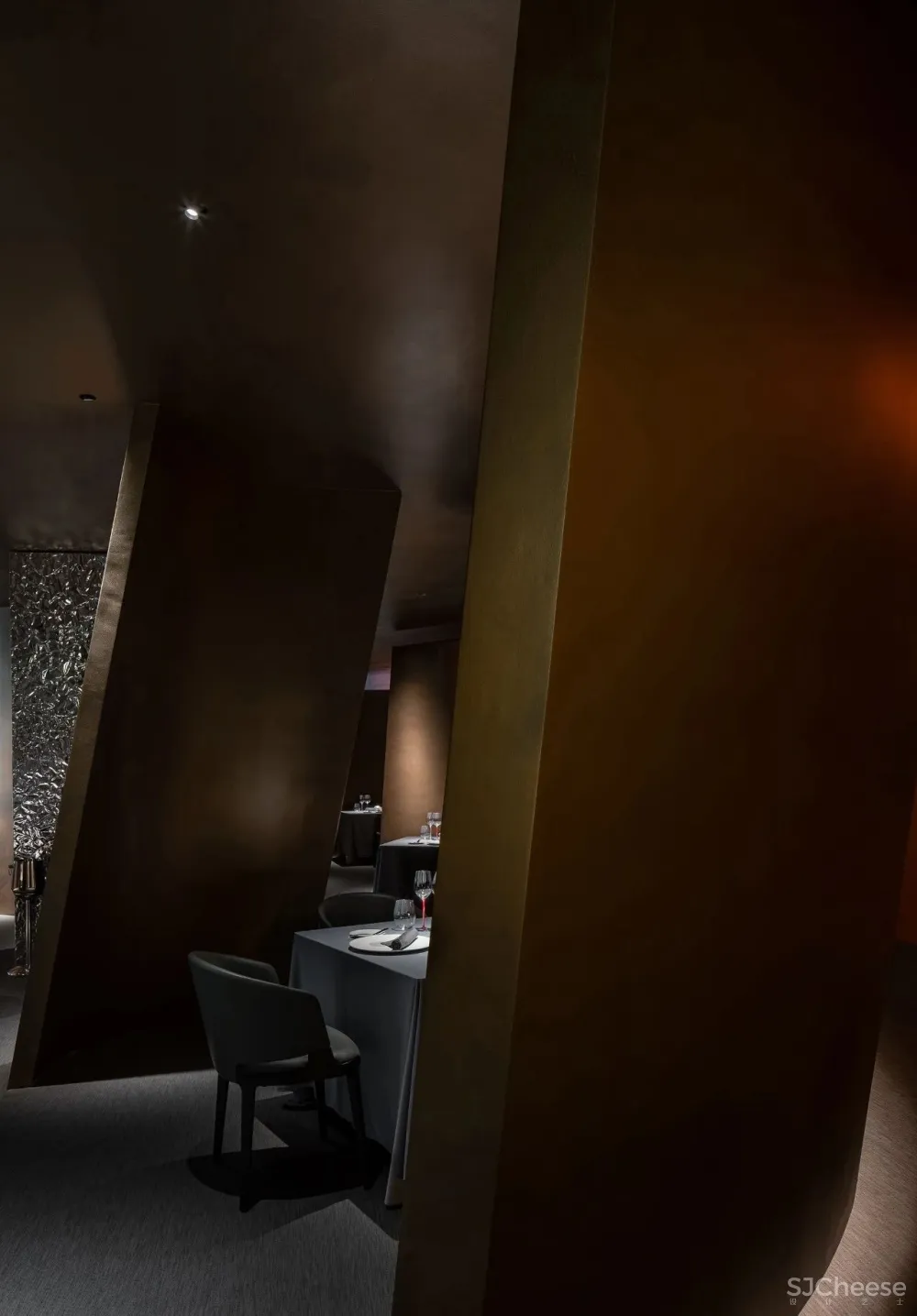 谢培河 隐藏在都市心脏的当代诗意