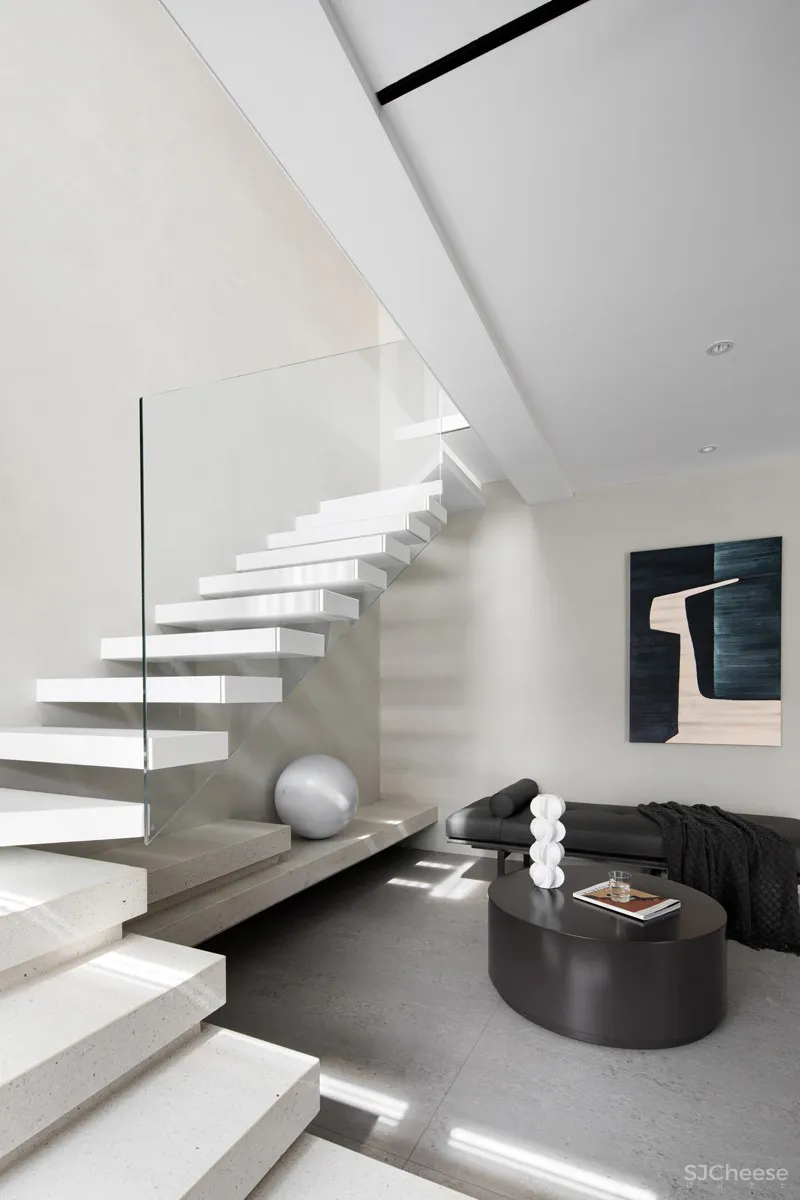 270㎡顶跃私宅,悬浮式楼梯,超有范!