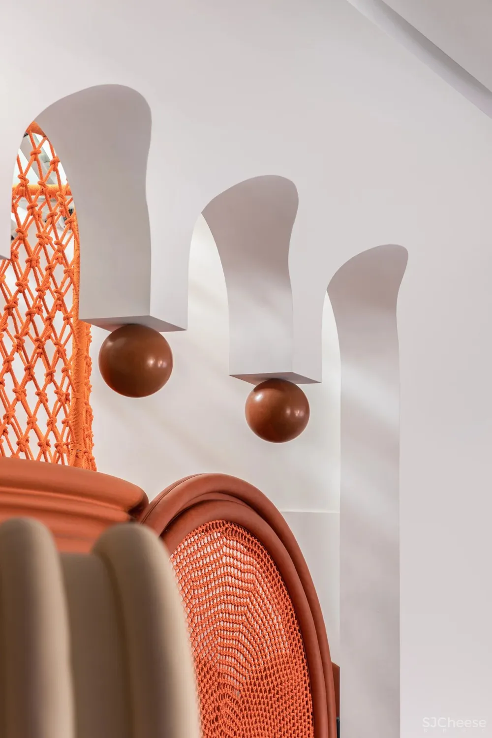 CLV×万科：色彩梦幻联动，打造都市中的“天真避难所”!