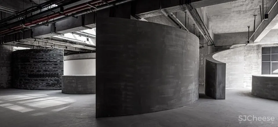 “光影”与“酒香”的交汇 石斛酒博物馆