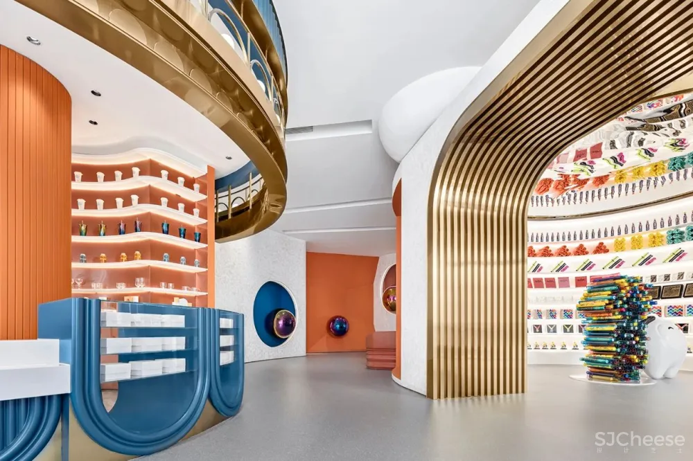 CLV×万科：色彩梦幻联动，打造都市中的“天真避难所”!