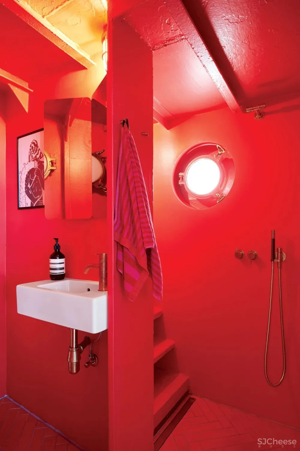 BIG创始人私宅大公开!把“破船”爆改成豪宅,竟然连个热水澡都没法洗?