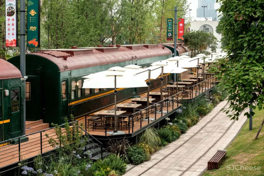 方糖设计 × 香天下·K160火锅：复古列车上的美食之旅