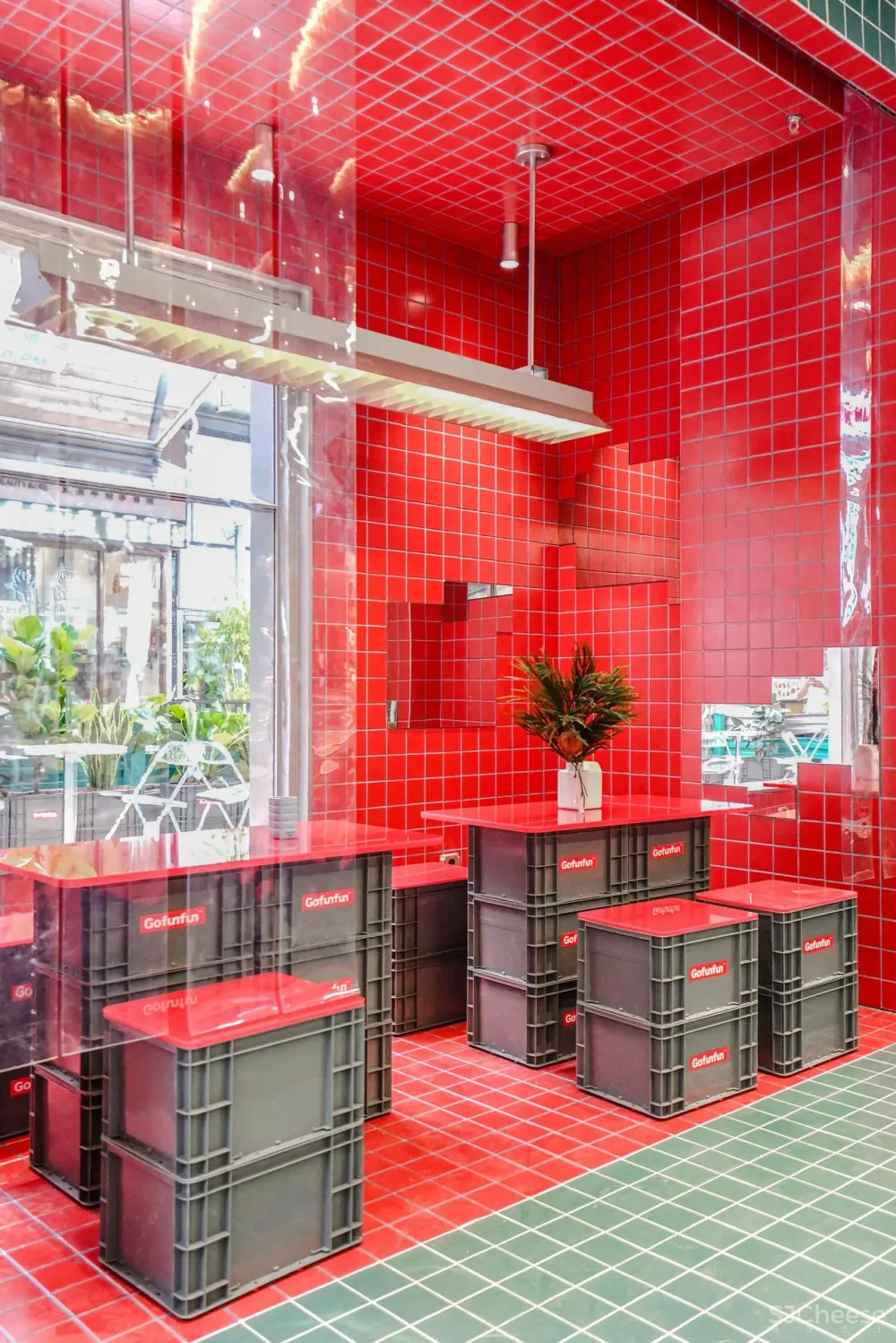 它的存在仅因为老板希望能喝到一杯自己喜欢的水果茶