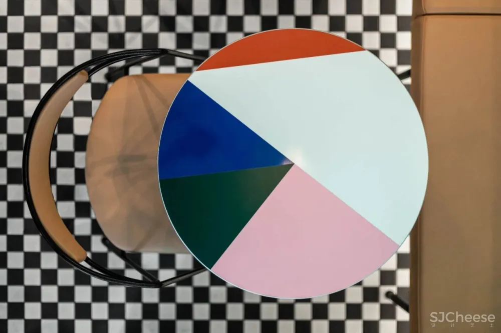 Caffettiera Caffé Bar in Montréal by Ménard Dworkind.