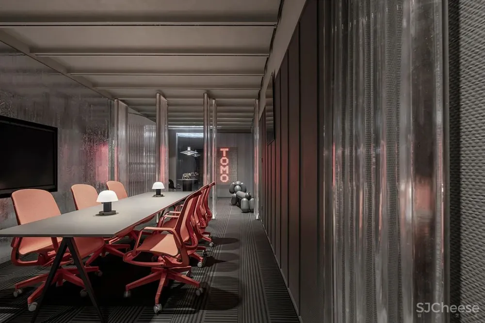 TOMO 東木筑造 趣味、怪诞、未知,次时代的虚拟世界