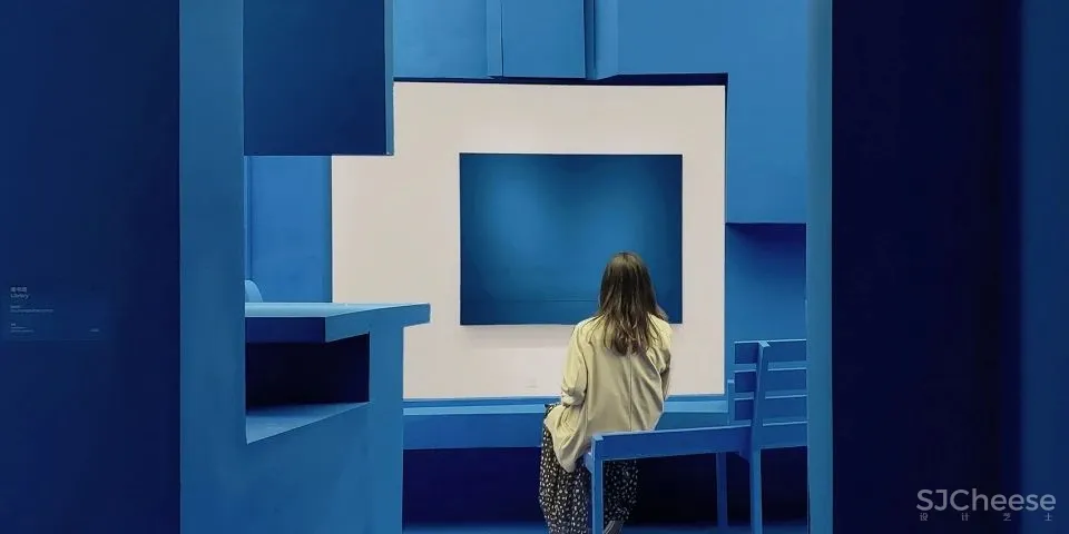 九层塔的蓝色塔基,深圳 王子耕