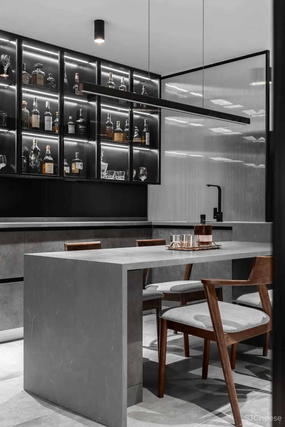 无主灯设计、高级灰撞色，这个家太有范 久栖设计