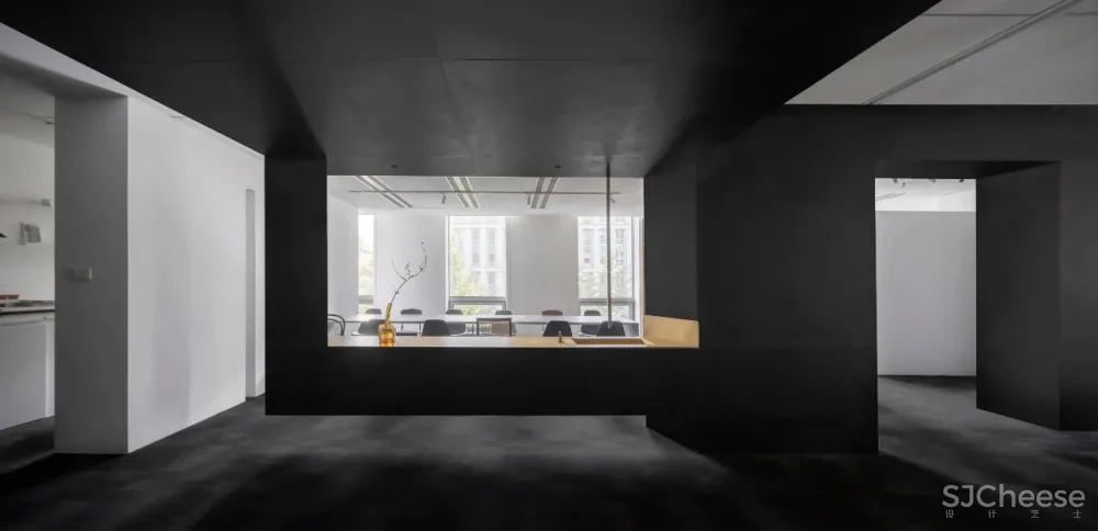 边界空间设计 × 边界办公空间：“无用”的黑亭