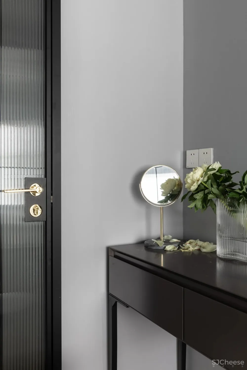 从事苗圃经营的姑娘,买下自带花园大别墅,把321m²搞成让人羡慕的植物园!