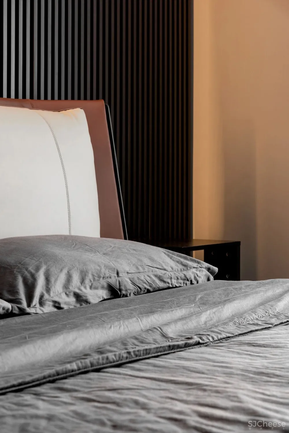 无主灯设计、高级灰撞色，这个家太有范 久栖设计