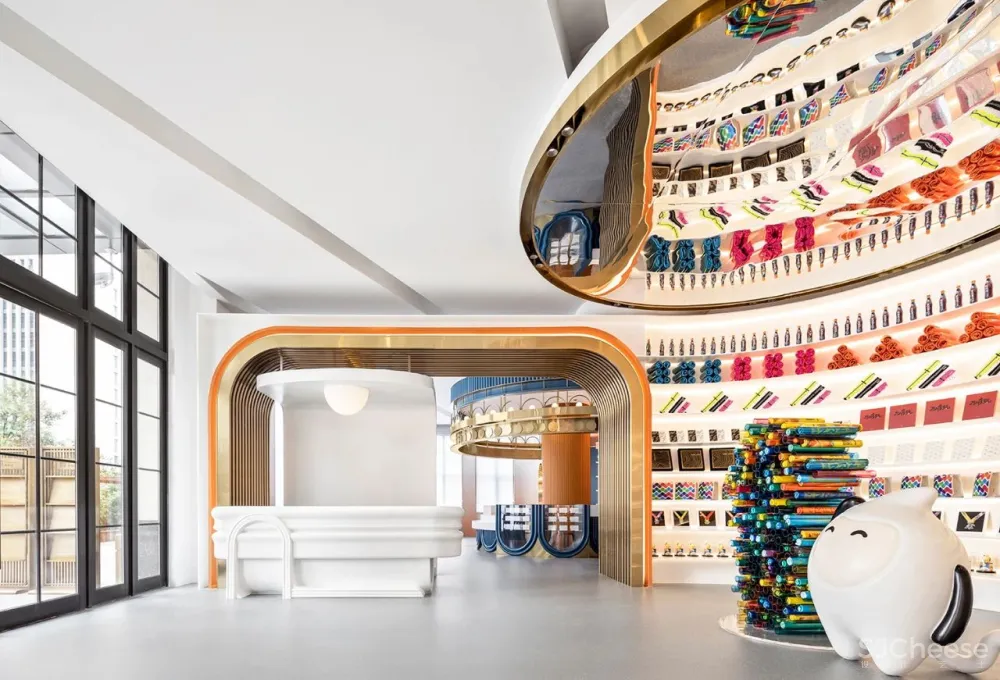 CLV×万科：色彩梦幻联动，打造都市中的“天真避难所”!