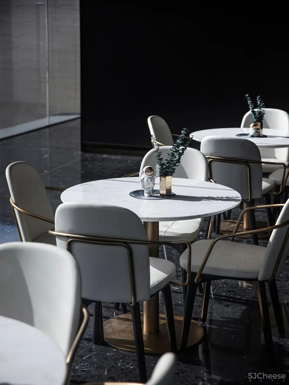 G F D 广 飞 五 十 个 月 亮