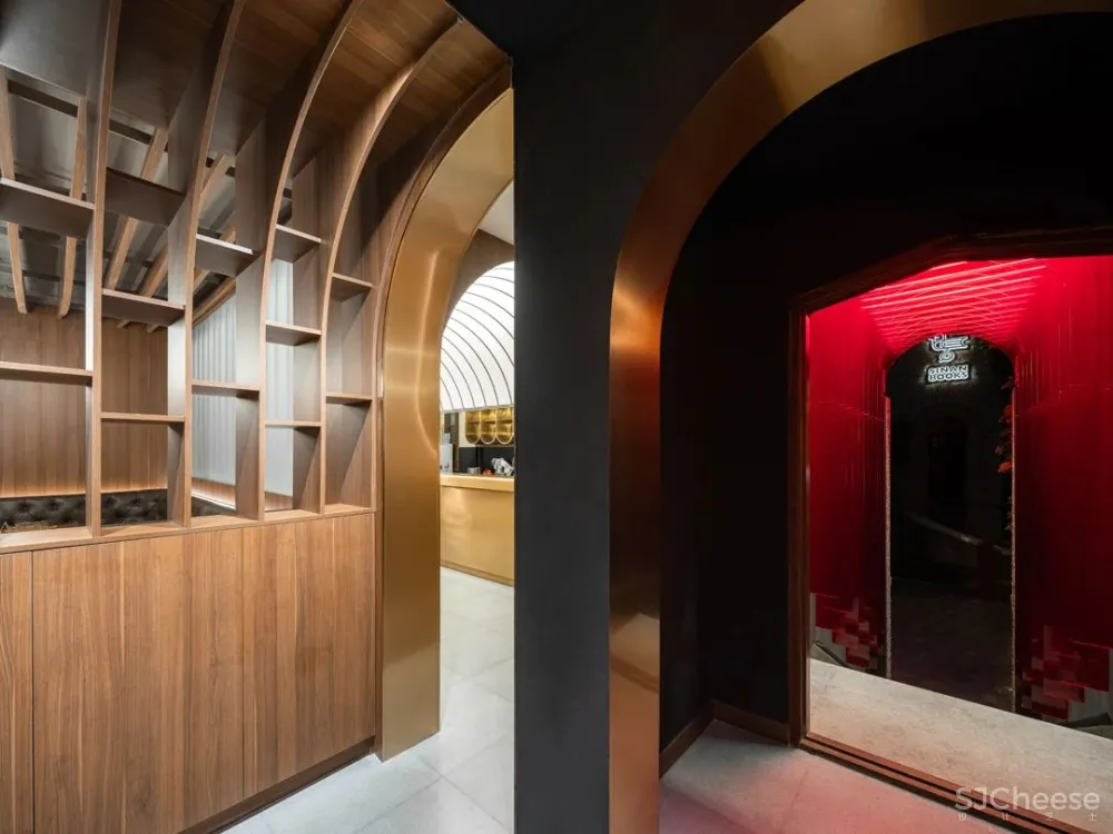 双子座俞挺的两个新作:一座妖的乐园、一个文学爱好者的客厅