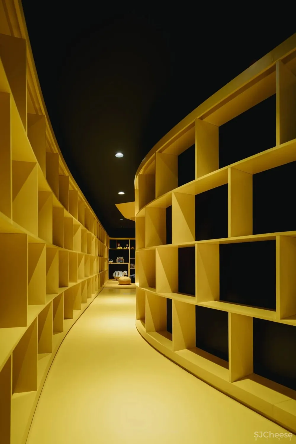 漫步云海诗意儿童餐厅