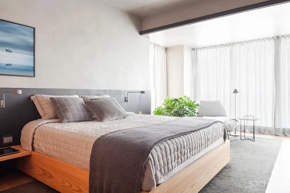 冷硬做底,温暖辅助,木条绿植一相逢,便胜却人间无数