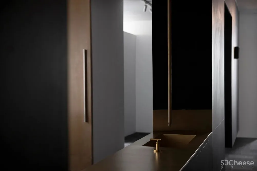 边界空间设计 × 边界办公空间：“无用”的黑亭