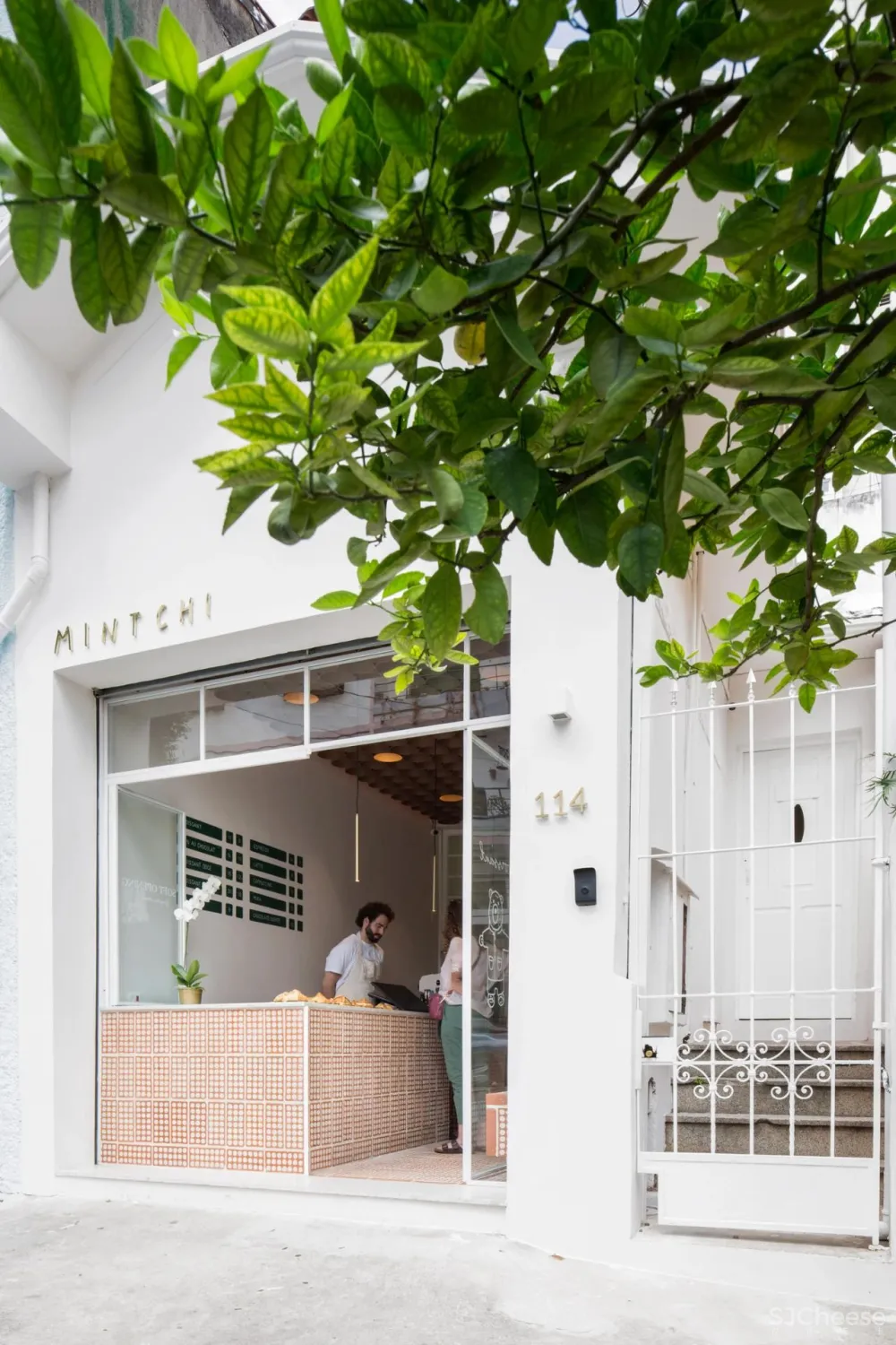 BAKERY INTERIORS GOOD ENOUGH TO EAT.