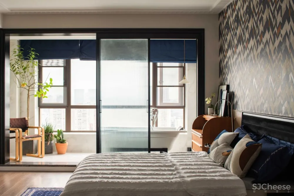 2人居的217㎡复古大宅,其中200㎡给7只猫住?