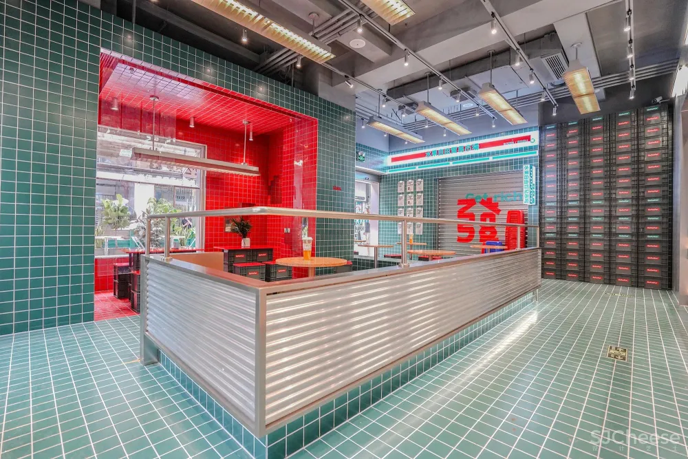 它的存在仅因为老板希望能喝到一杯自己喜欢的水果茶