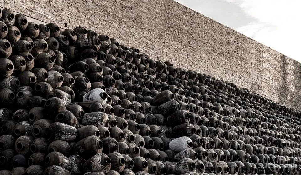 “光影”与“酒香”的交汇 石斛酒博物馆