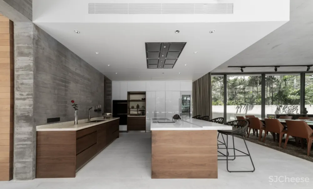 1500㎡ 全混凝土别墅,用木纹呈现永不褪色的质感