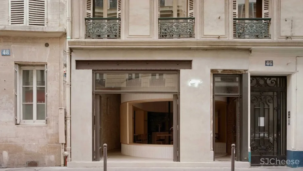 Neri＆Hu在巴黎餐厅Papi中保留了陈旧的细节