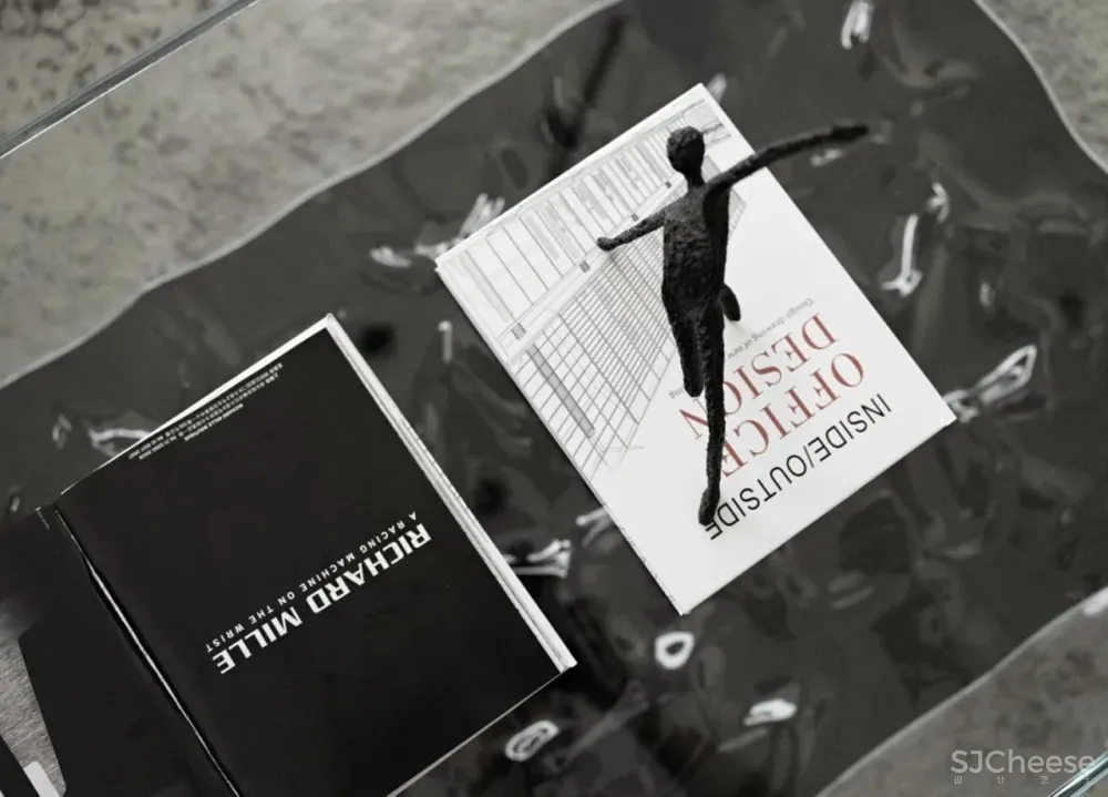 深圳洲际建筑装饰丨极简 黑与白的平衡之道