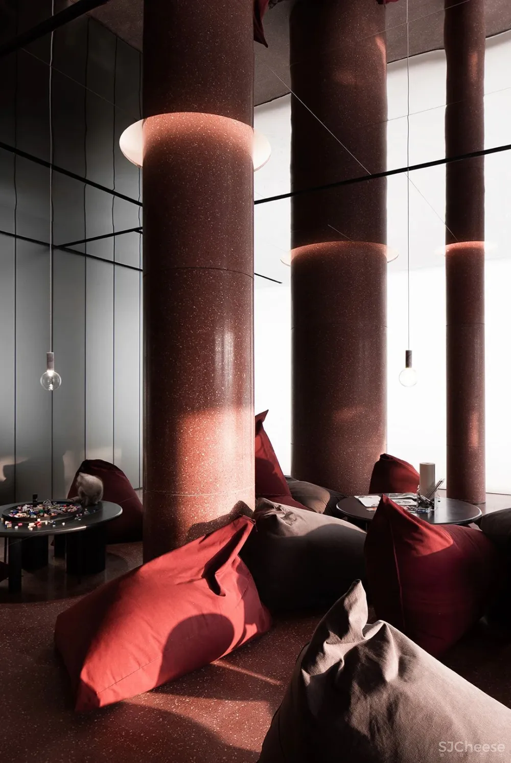 DOMANI 东 仓 牛 顿 与 月 亮