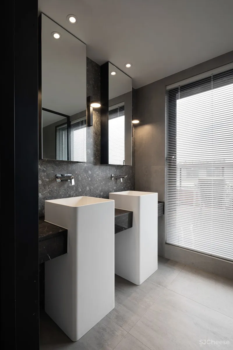 270㎡顶跃私宅,悬浮式楼梯,超有范!