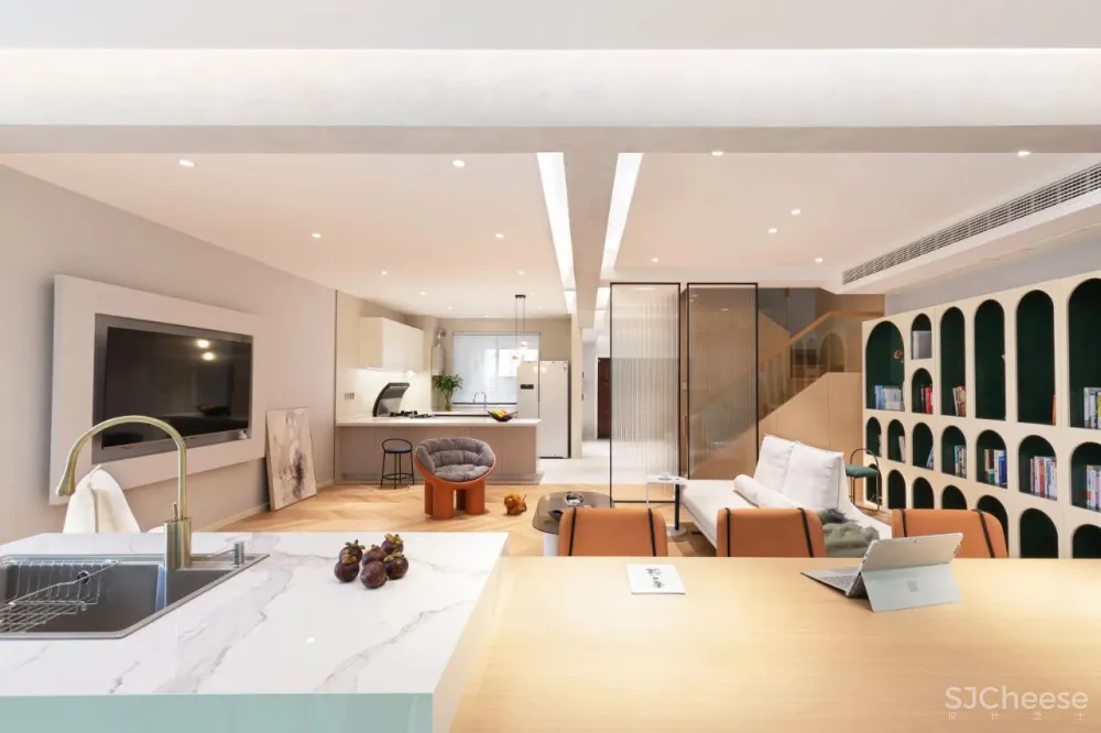 160㎡复式住宅，黑白灰 原木，打造素雅治愈的慢生活空间