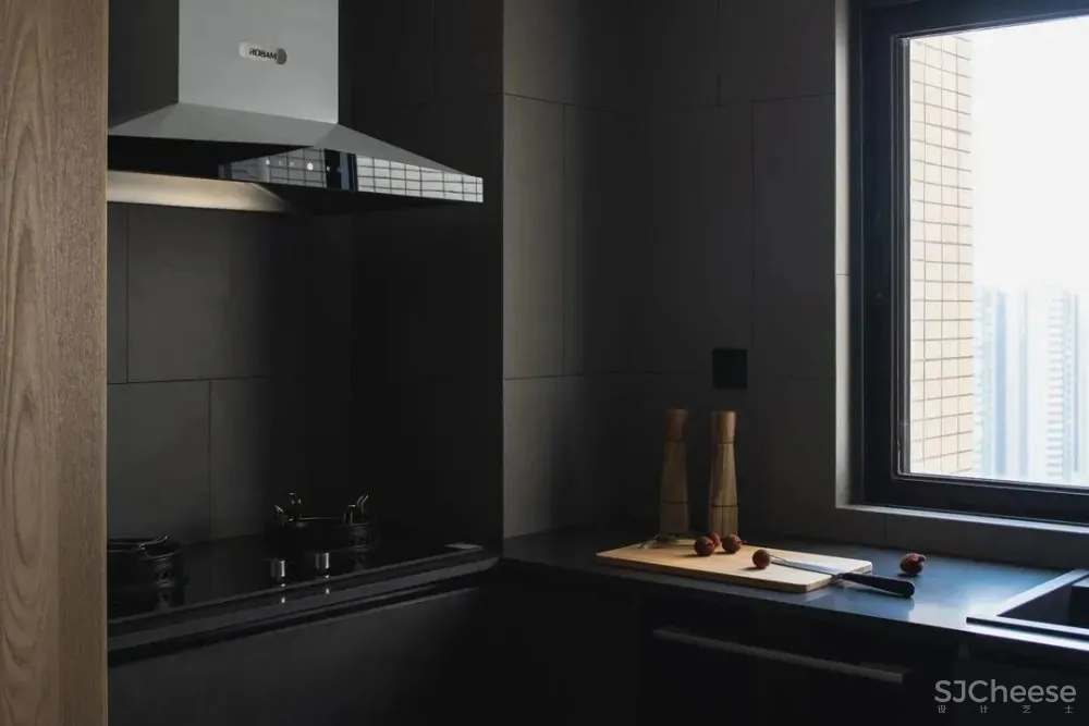 拆除楼梯隔墙,卧室并入客厅,117㎡暗室变身质感慵懒家 未見空间美学