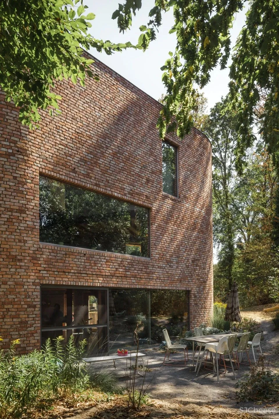 新作 再利用砖创造曲面外壳 gjG住宅 BLAF architecten