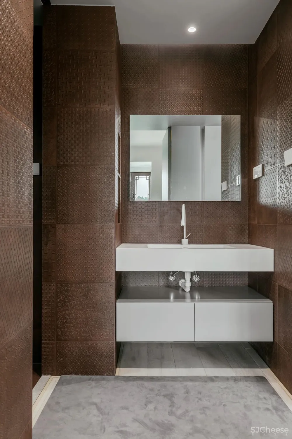 让两个女儿赤脚奔跑的家，140㎡浅色三室纯净通透，极简软装，倍感高级！