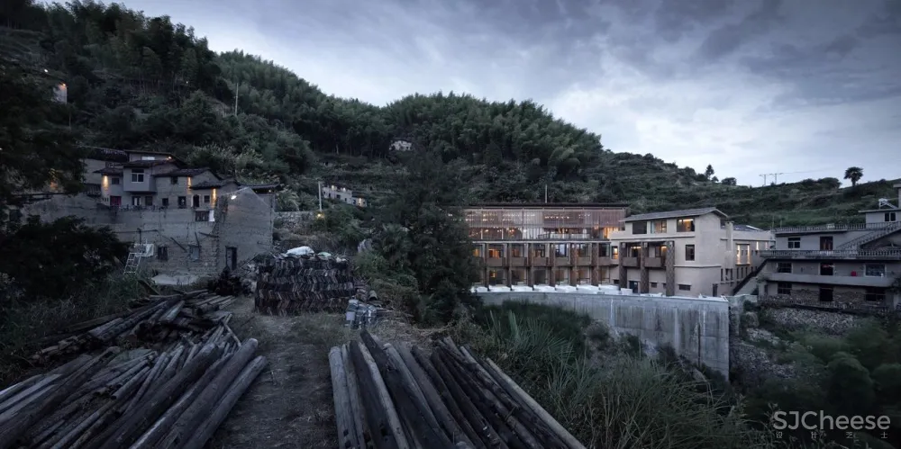 张雷新作 南京深坑酒店—矿坑石料雕琢的美学空间,是酒店也是美术馆