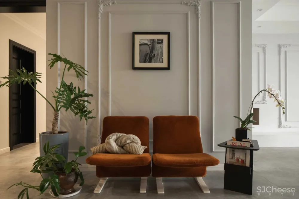 2人居的217㎡复古大宅,其中200㎡给7只猫住?