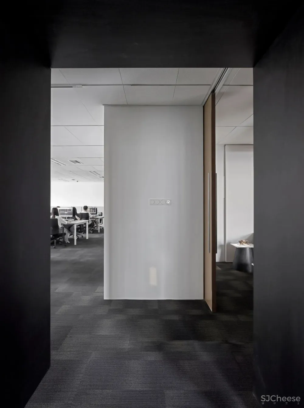 边界空间设计 × 边界办公空间：“无用”的黑亭