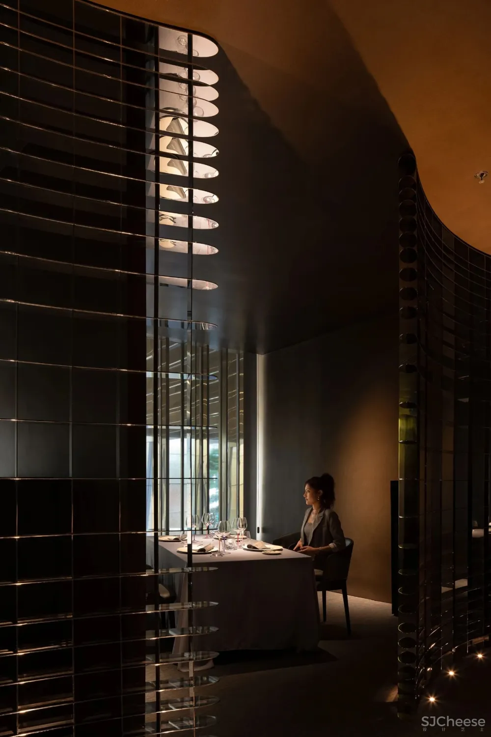 谢培河 隐藏在都市心脏的当代诗意